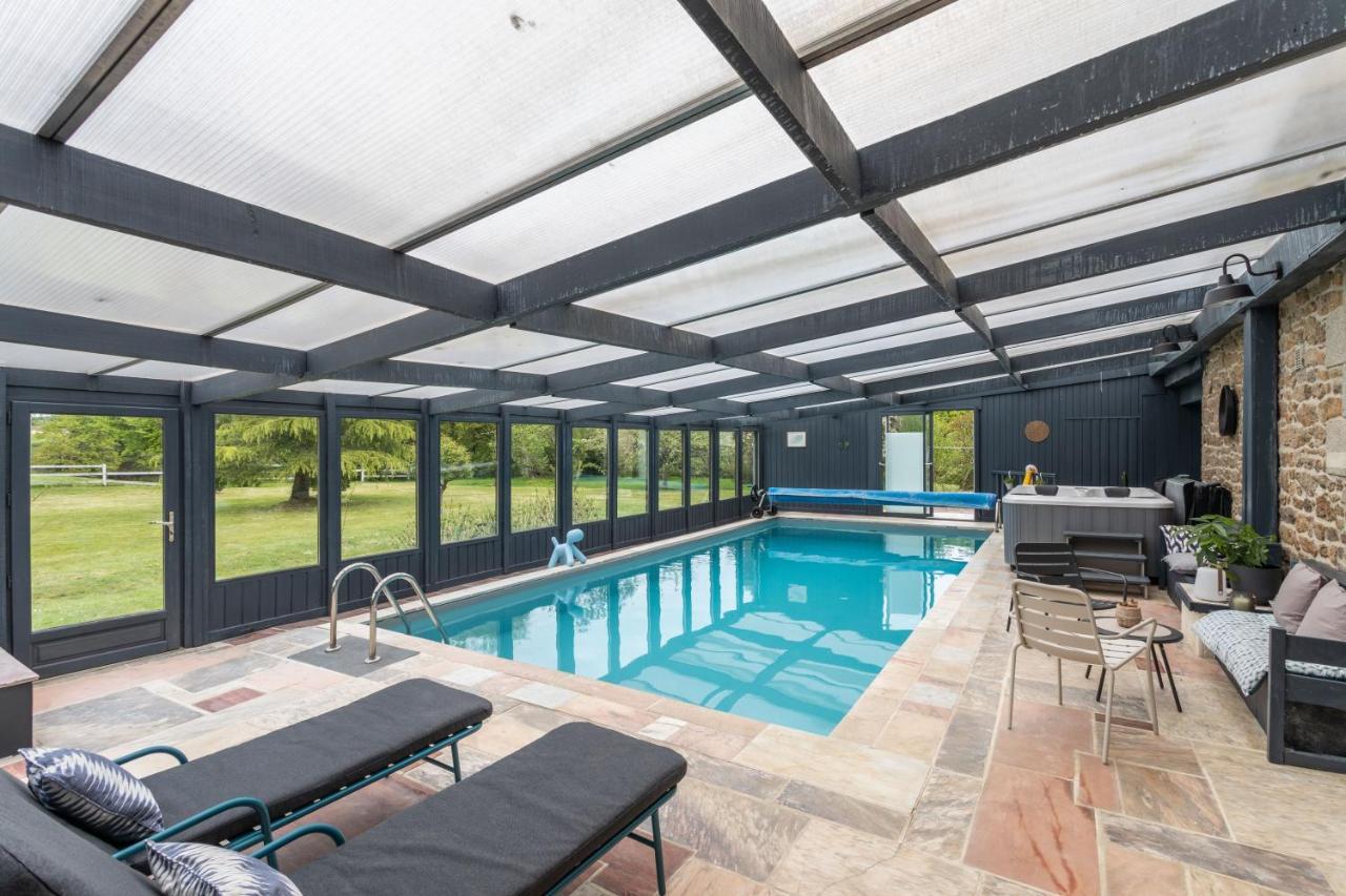 La Villa Du Golf - Avec Piscine Couverte Chauffee Et Jacuzzi Le Tronchet  Buitenkant foto